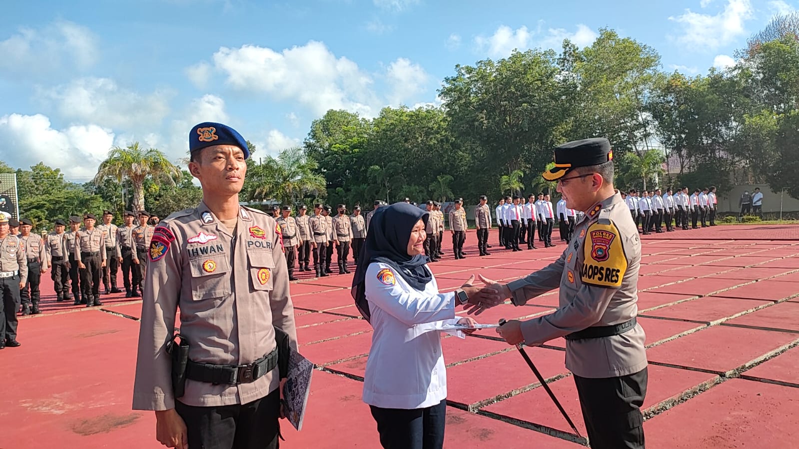 Raih Prestasi Baik, 2 Anggota Polres Bangka Barat Mendapat Penghargaan