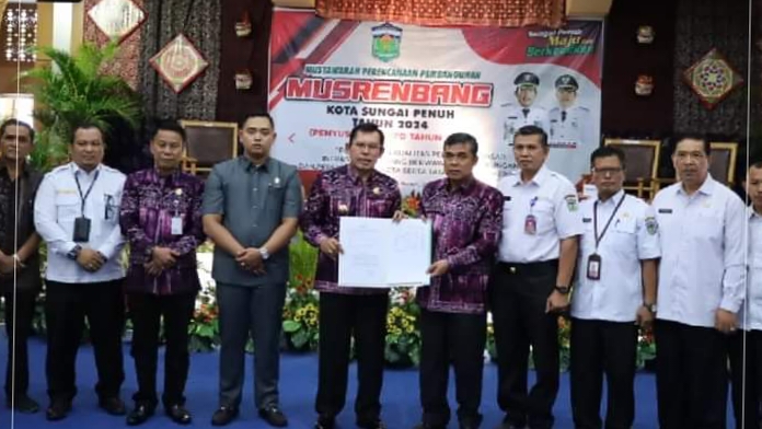 Wali Kota Sungai Penuh Ahmadi Buka Musrenbang Kota Sungai Penuh 2024