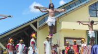 Jalan Salib Hidup di Ikuti Ratusan Umat Katolik Paroki Gereja St Fransiskus Xaverius Bolan