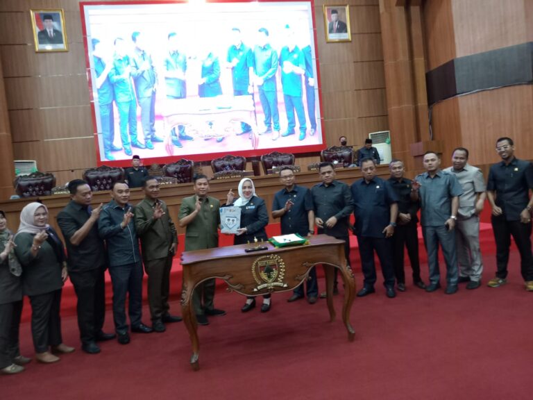 DPRD Kabupaten Musi Rawas  Menggelar Rapat Paripurna Penyampaian Laporan LKPJ