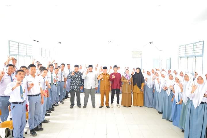 Pemerintah Kota Tanjungbalai H Waris Tholib Melatih Sikap Kepemimpinan dan Membentuk Akhlakul Karimah Generasi Muda Di SMAN 3