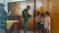 Satgas Yonif 407/PK , Selain Melaksanakan Tugas Pengamanan , Laksanakan Giat Mengajar Bantu Guru di Sekolah
