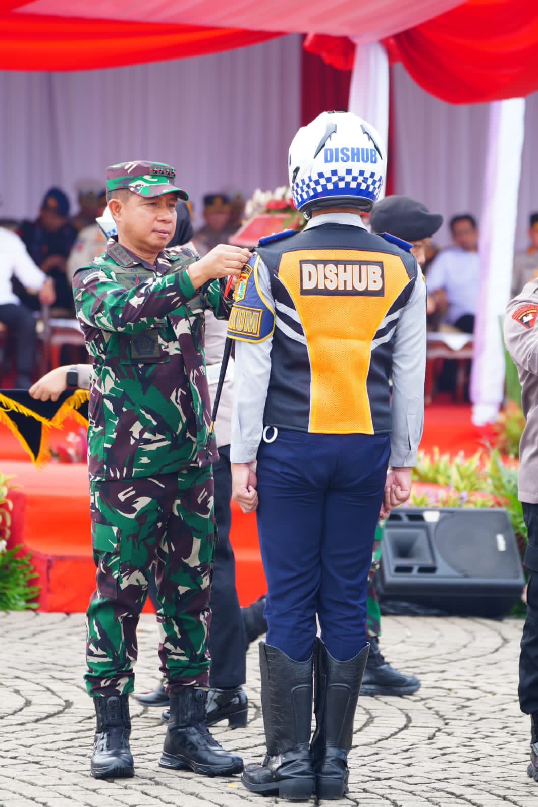 Panglima TNI dan Kapolri Pimpin Apel Gelar Pasukan Pengamanan Idul Fitri 1445 H Tahun 2024