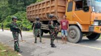 TNI Satgas Yonif 407/PK Laksanakan Swiping Rutin Demi Keamanan,Tujuan Mencegah Keluar Masuk Barang Ilegal