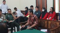 Dr.Krisnadi, Lektor Kepala UNTAG Surabaya Seakan Patahkan Dalil Dibuat Ahli Ellen Sulistyo