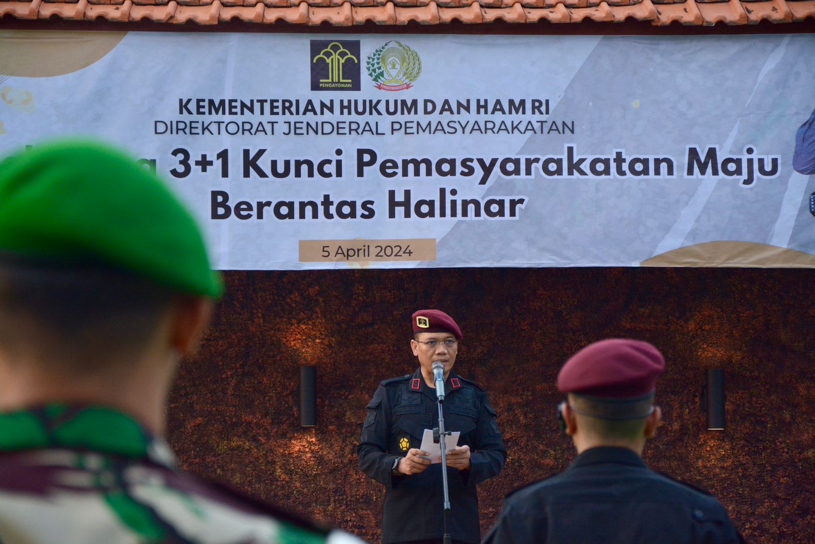 Komitmen Bebas dari Narkoba, Lebih dari Separuh Warga Binaan Lapas Lamongan Dites Urine