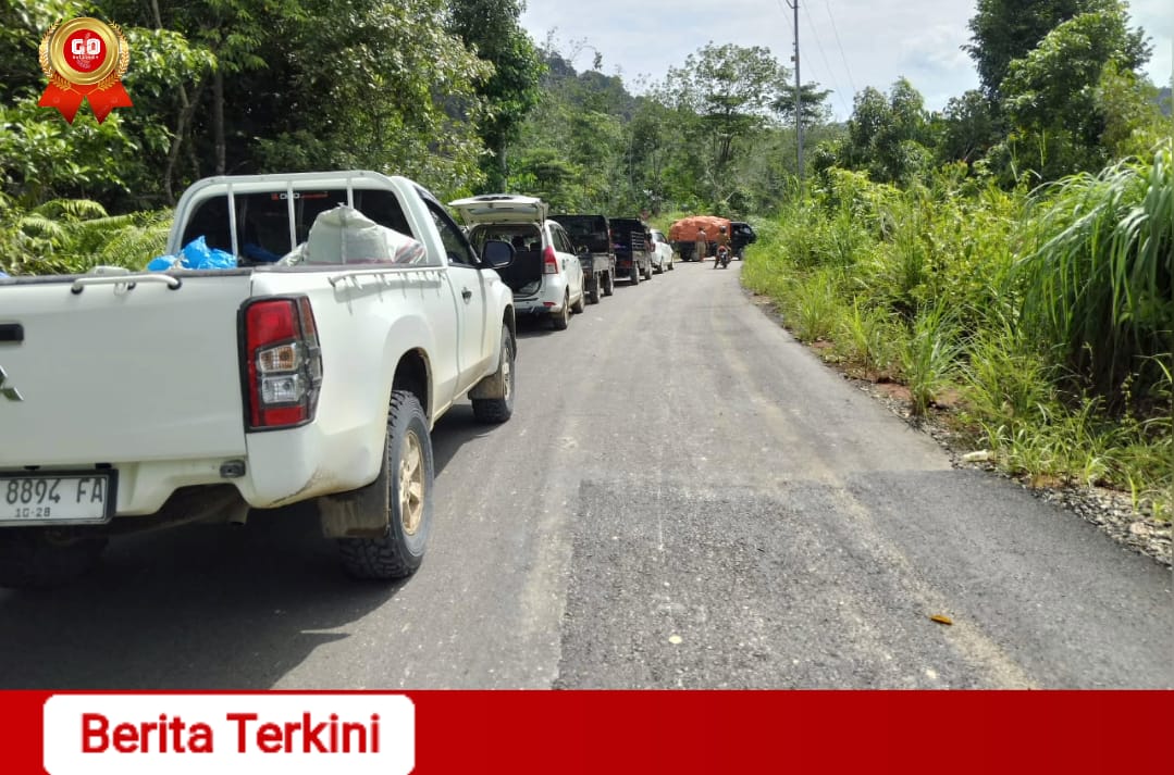 Longsor di Perbatasan Bukit Tamanang Kec. Matan Muara Siau Dengan Kec. Matan Tiang Pumpung Mengakibatkan Kabel LAN Listrik PLN Tertimbun