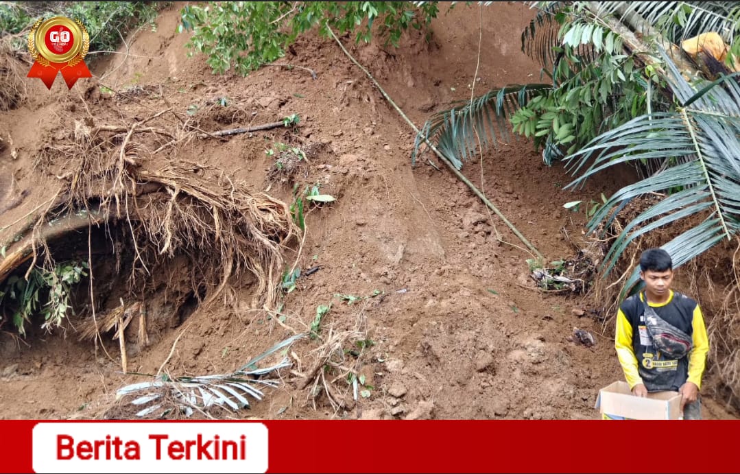 Longsor di Perbatasan Bukit Tamanang Kec. Matan Muara Siau Dengan Kec. Matan Tiang Pumpung Mengakibatkan Kabel LAN Listrik PLN Tertimbun