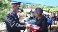 Wakapolres Teluk Wondama Pimpin Apel Persada Upacara Pemakaman Jenazah Purnawirawan Polri