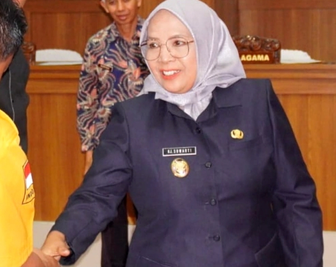 Wabup Musi Rawas Hj. Suwarti menghadiri Rapat Paripurna Dalam Rangka Pengambilan Sumpah PAW Anggota DPRD Musi Rawas