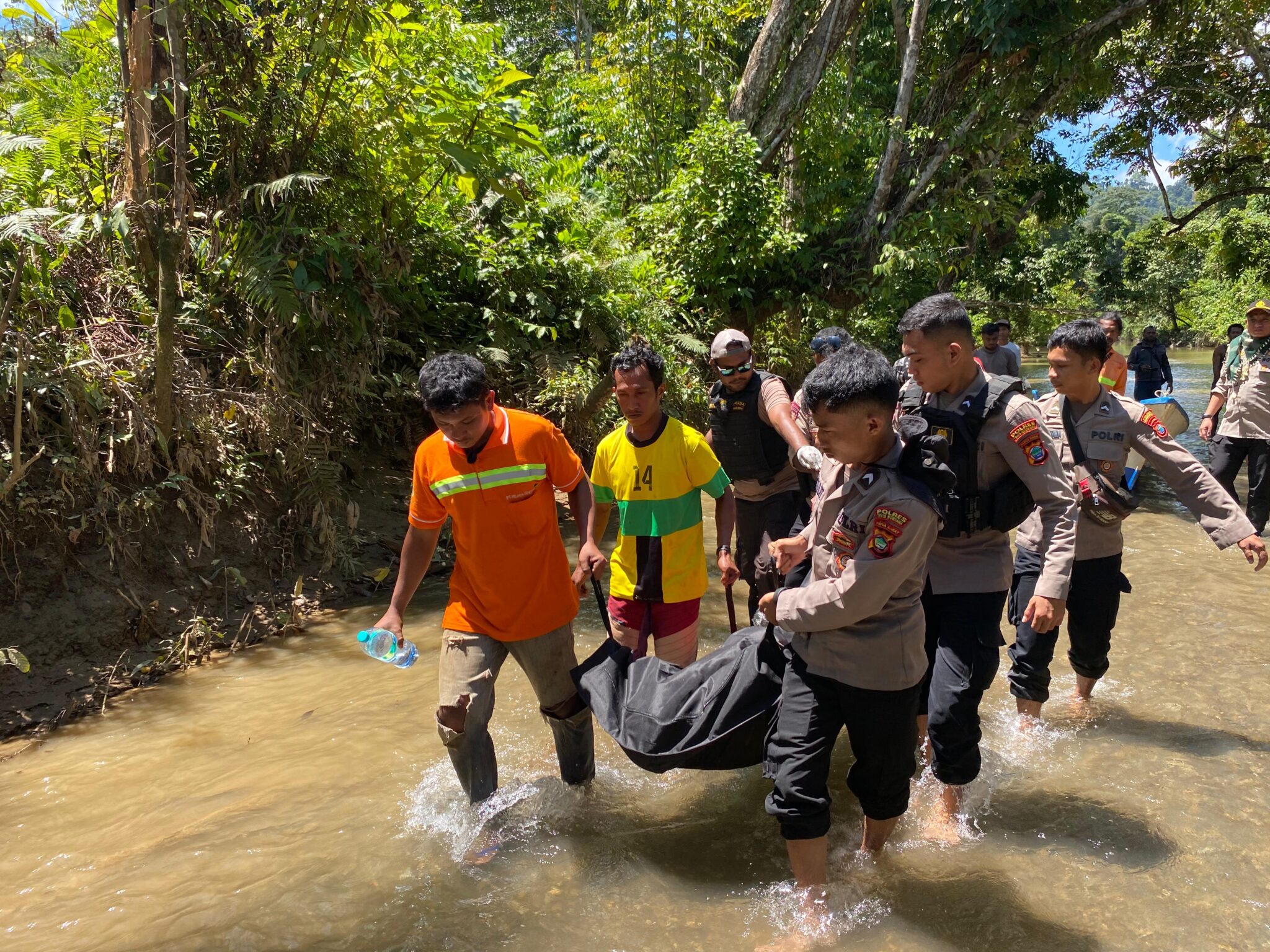 7 Karyawan Perusahaan PT Wijaya Kusuma Hanyut Terseret Arus Sungai Naramasa Kuri Wamesa , 2 Ditemukan Tidak Bernyawa