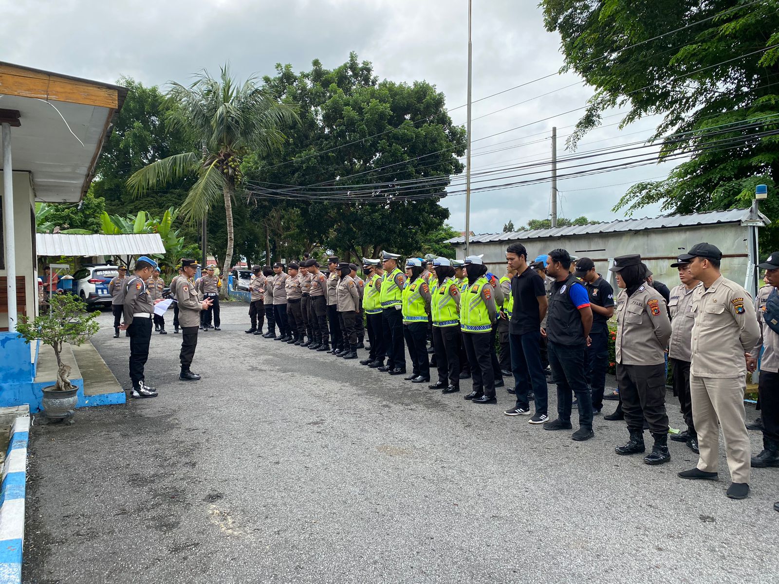 Subsatgas Propam OMB Cek Kehadiran Anggota Pengamanan Operasi Mantap Brata 2023-2024