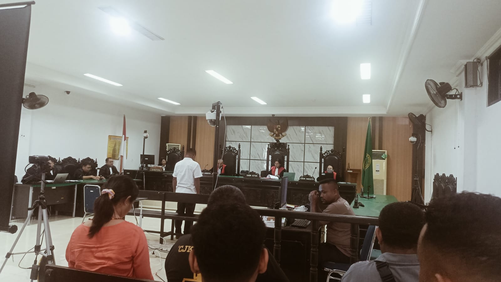 Dua Terdakwa Bawang Merah Divonis 7 Tahun Penjara Oleh Majelis Hakim Pengadilan Tindak Pidana Korupsi Kupang