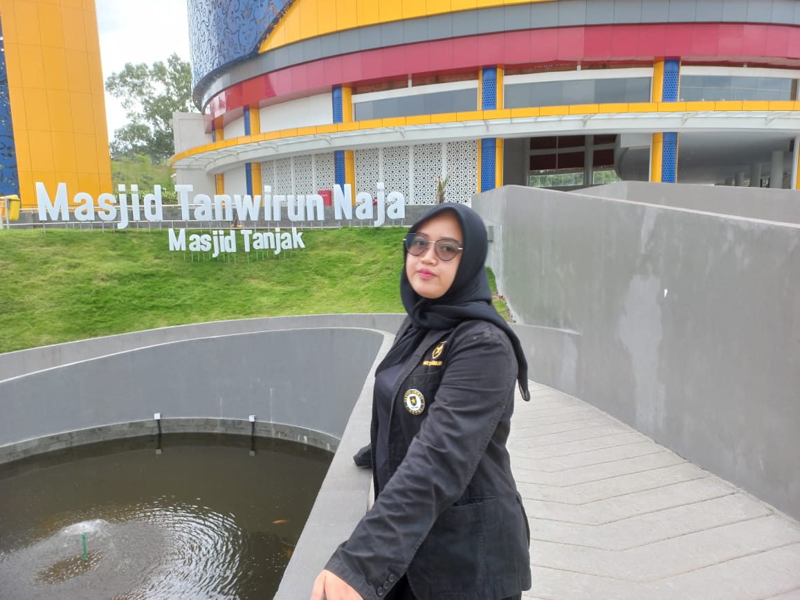 Politisi Partai Ummat Diana Gustin Nasution SM Mengkritisi Tarif Parkir Batam Naik