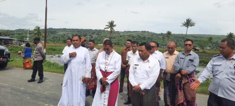 Bupati Malaka Simon nahak Ikut Misa Pemberkatan Benih di Persawahan Bakateu