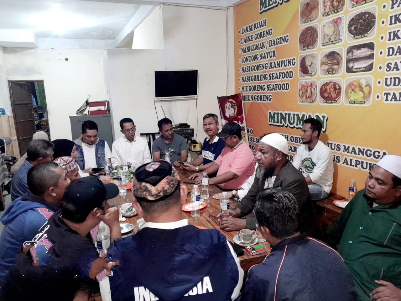Anies Baswedan Sholat Jumat di Masjid Sultan Mahmud Riyat Shah Kota Batam