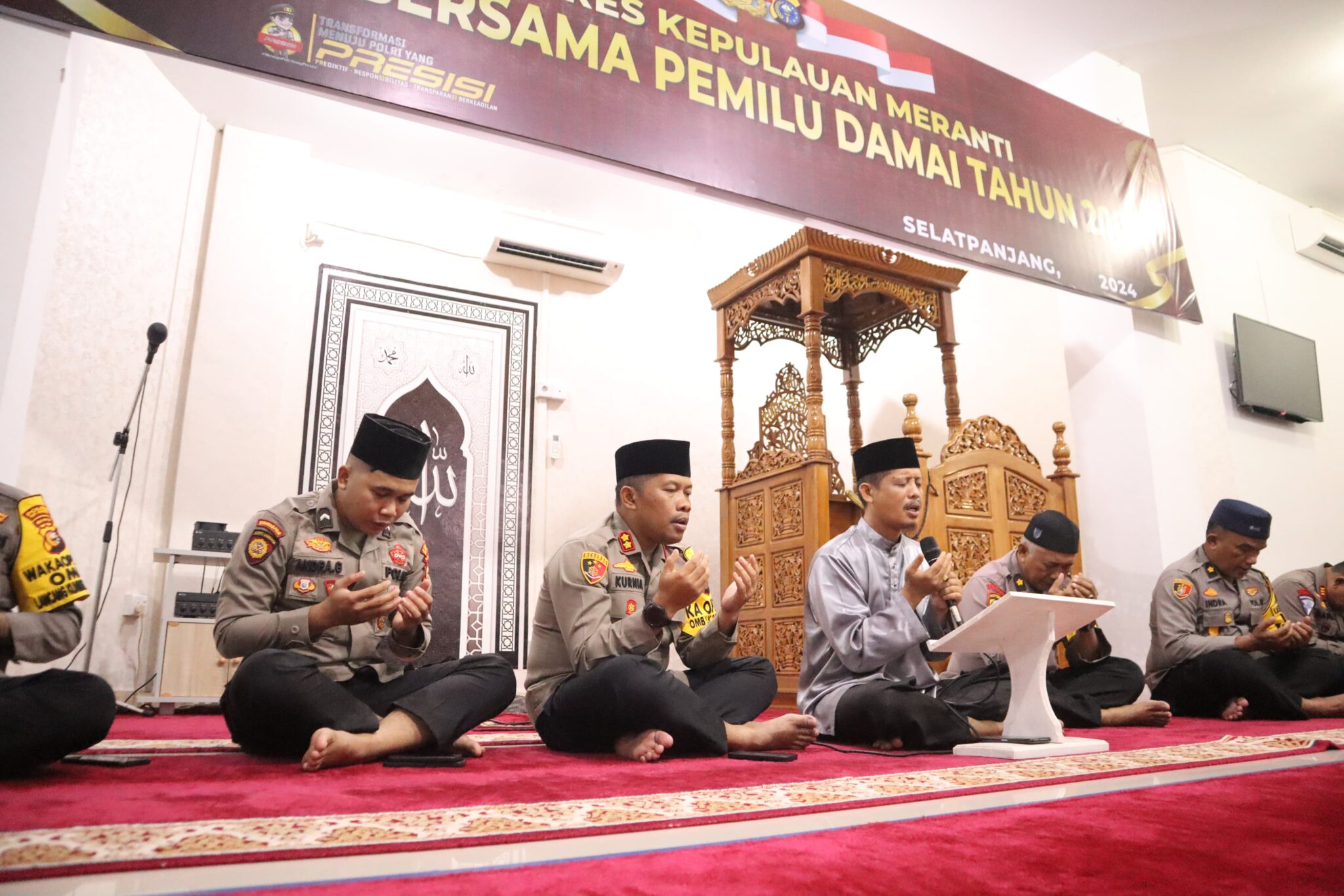 Dengan Hikmah dan Khusuk AKBP Kurnia Setyawan SH S I K Lakukan Doa Bersama  Pemilu Damai 2024