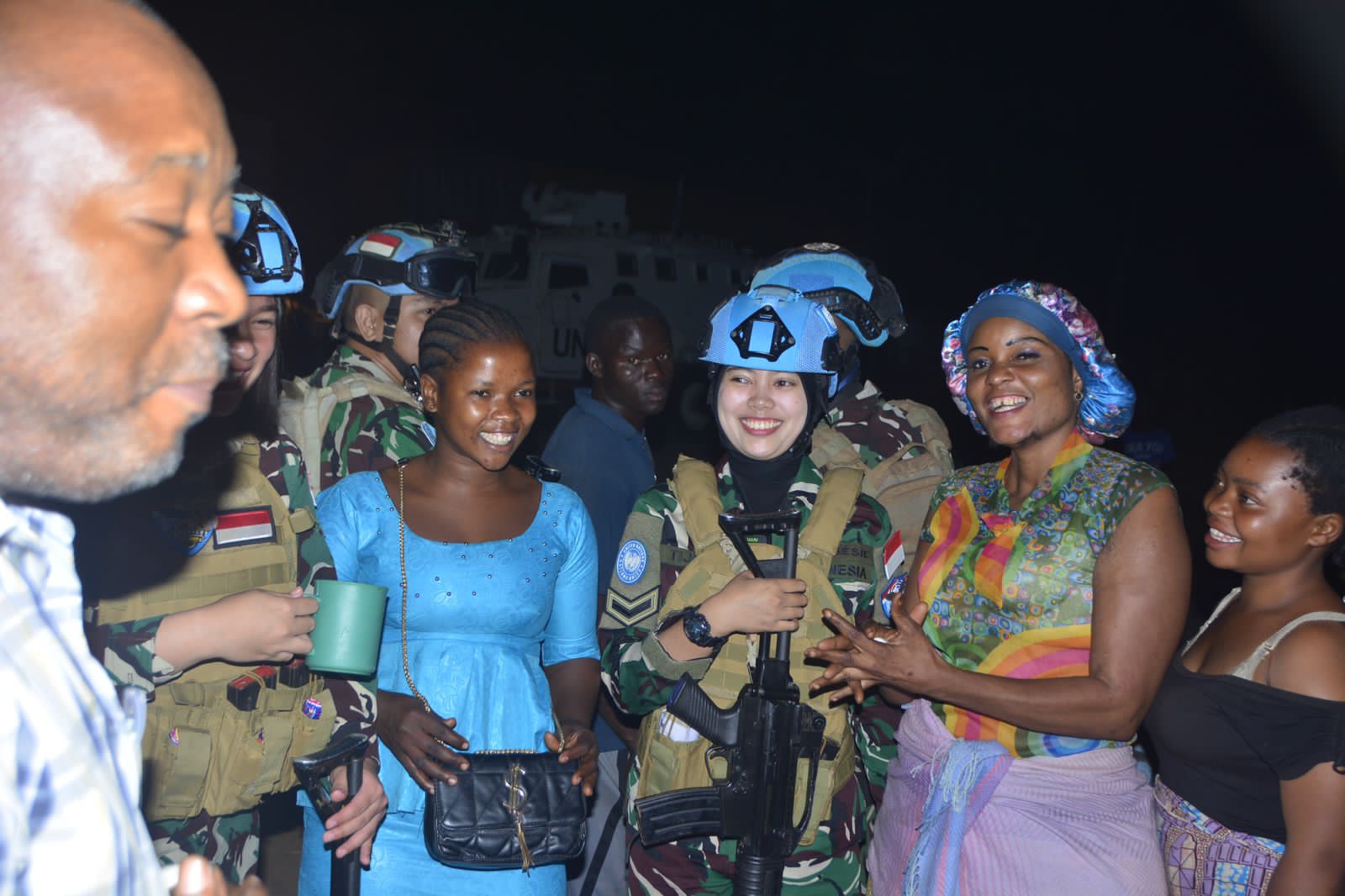 Beri Perlindungan,Cegah Kekerasan Terhadap Wanita Dan Anak Afrika, Female Peacekeepers Indo RDB Laksanakan Night Vehicle Patrol
