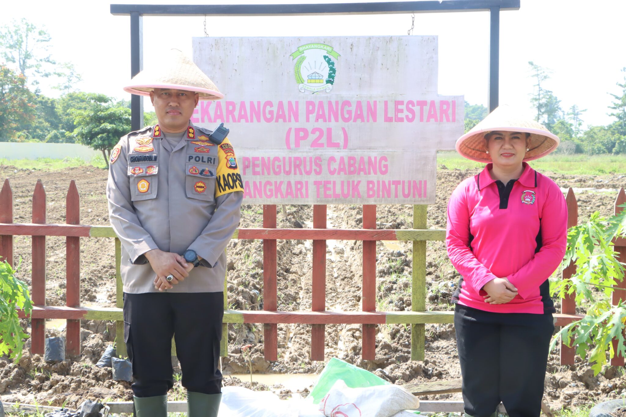 Program  Cegah Stunting, polres teluk bintuni melaksanakan ketahanan pangan di kebun Bhayangkari polres teluk Bintuni.