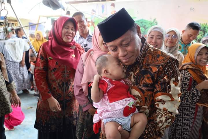 Pemerintah Kota Tanjungbalai H Waris Tholib Memberikan Bantuan Sarana Prasarana,Pembukaan Posyandu Dan Hari Gizi Nasional.