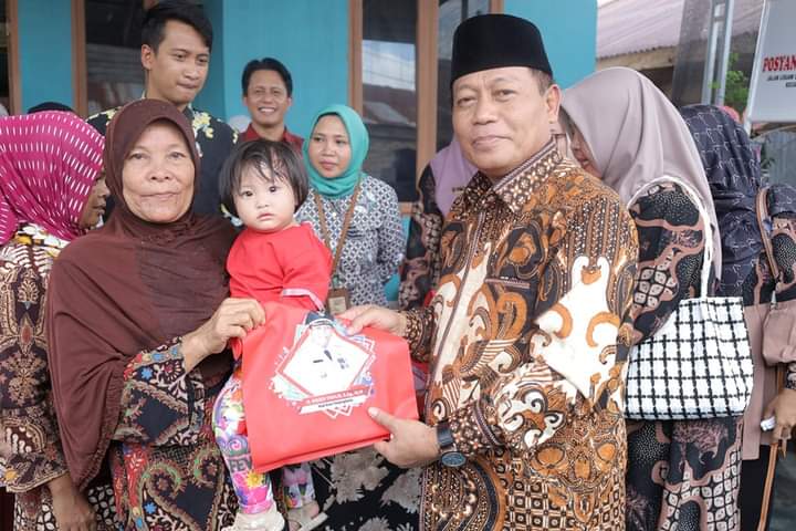 Pemerintah Kota Tanjungbalai H Waris Tholib Memberikan Bantuan Sarana Prasarana,Pembukaan Posyandu Dan Hari Gizi Nasional.