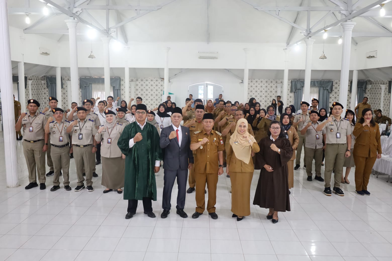 Dalam Cara Pengambilan Sumpah Dan Pengukuhan Panitia Ajudikasi Pendaftaran Tanah Sistematis Lengkap (PTSL) Tahun Anggaran 2024.