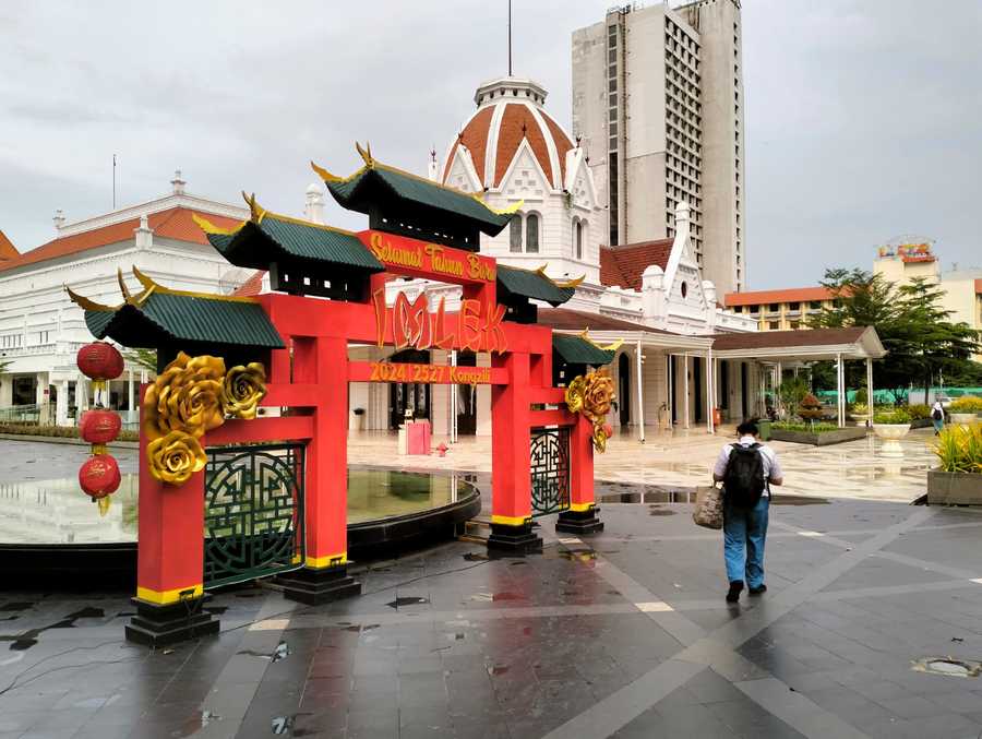 Pemkot Surabaya Pasang Dekorasi Bernuansa Pecinan Menyambut Tahun Baru Imlek