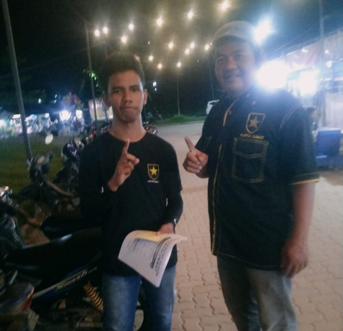 Bobi Candra Calegilator Partai Ummat Melakukan Dialogis Dalam Rangka Kampanye Terbuka di Pasar Kaget Kaliban Batam