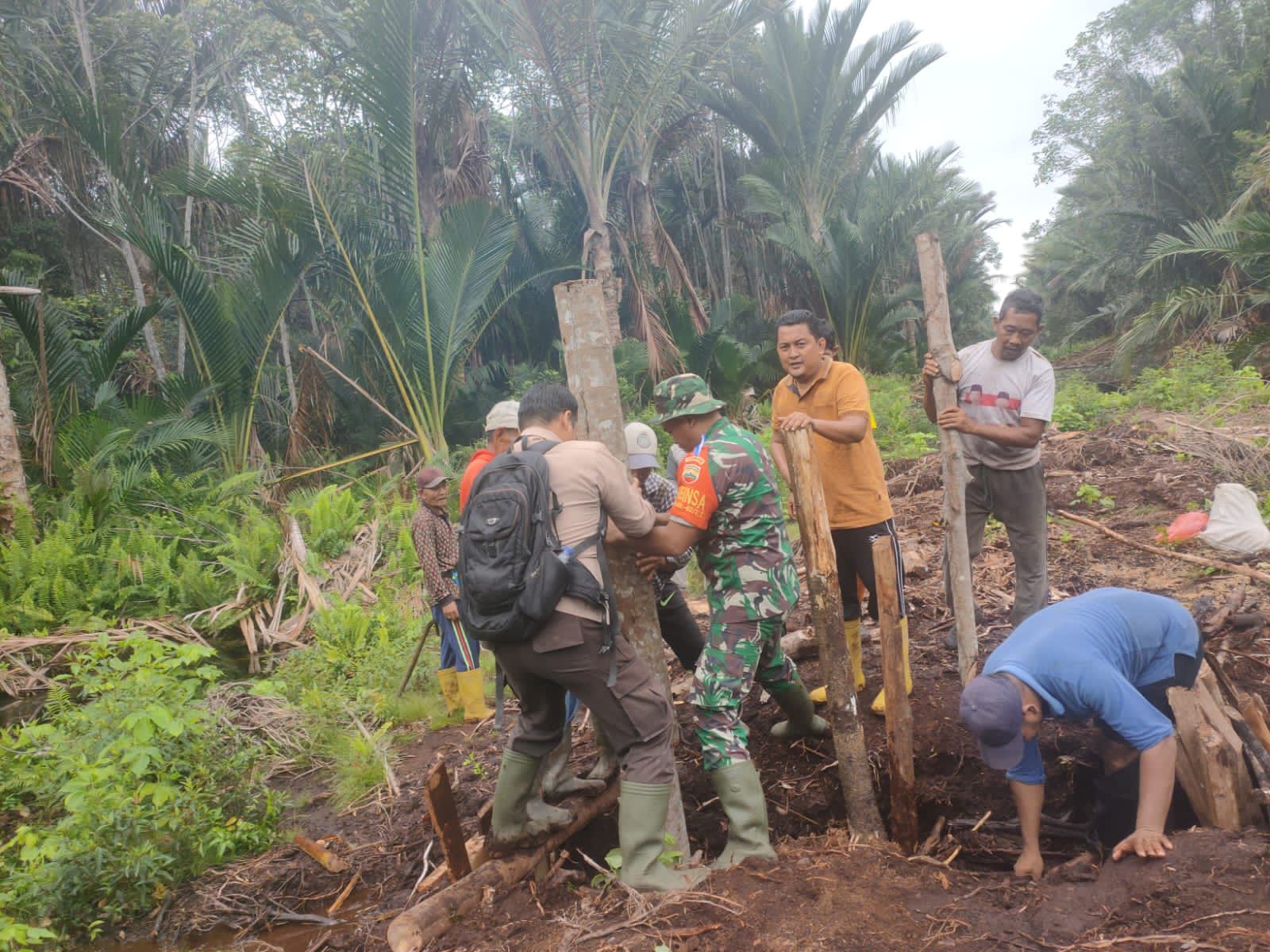 Cooling System Synergitas TNI Polri, Aksi Heroik Perbaiki Tanggul Rusak
