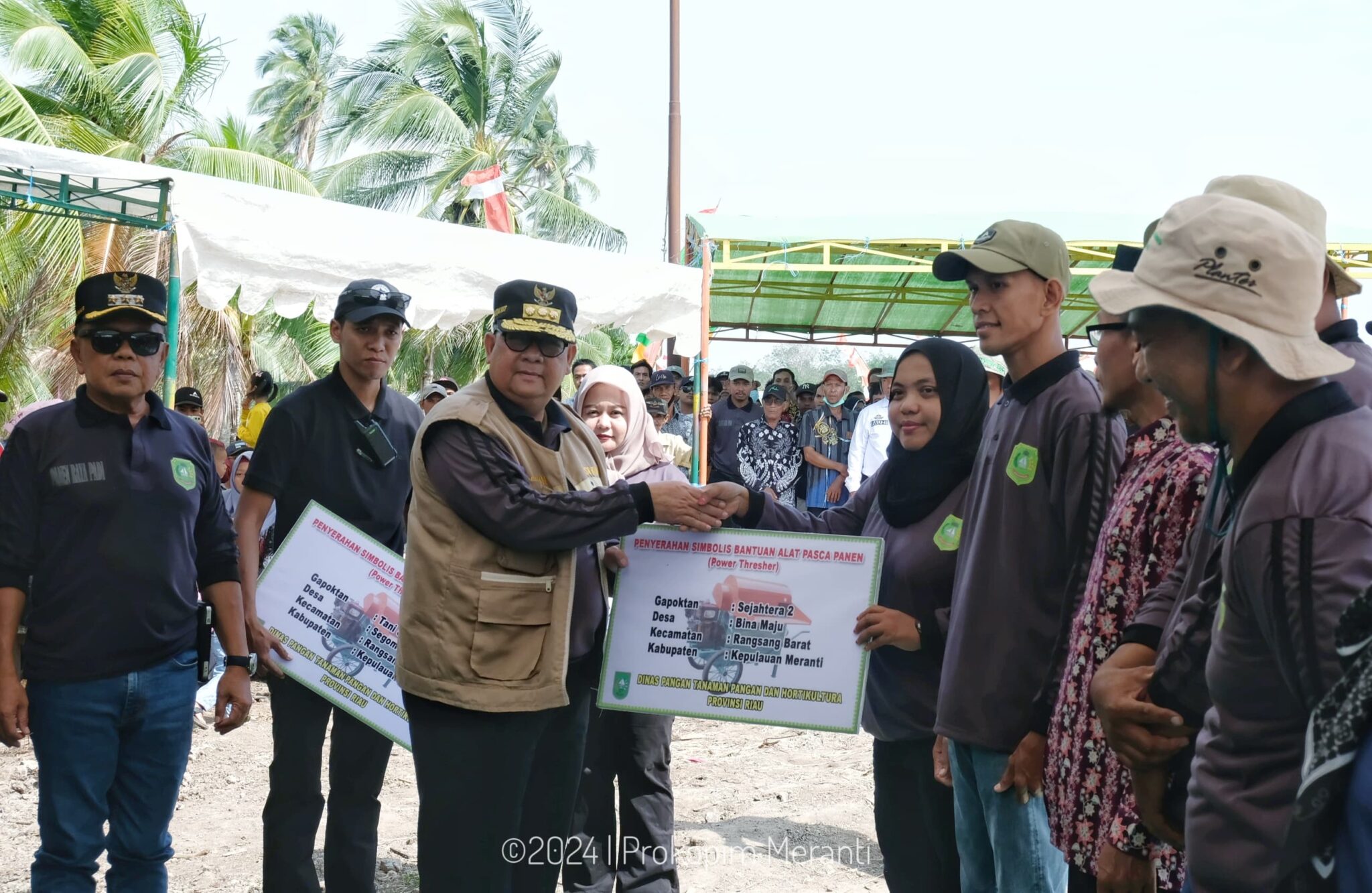 Dampingi Gubri Edy Natar, Plt Bupati Hadiri Panen Raya Padi Gapoktan Desa Topang