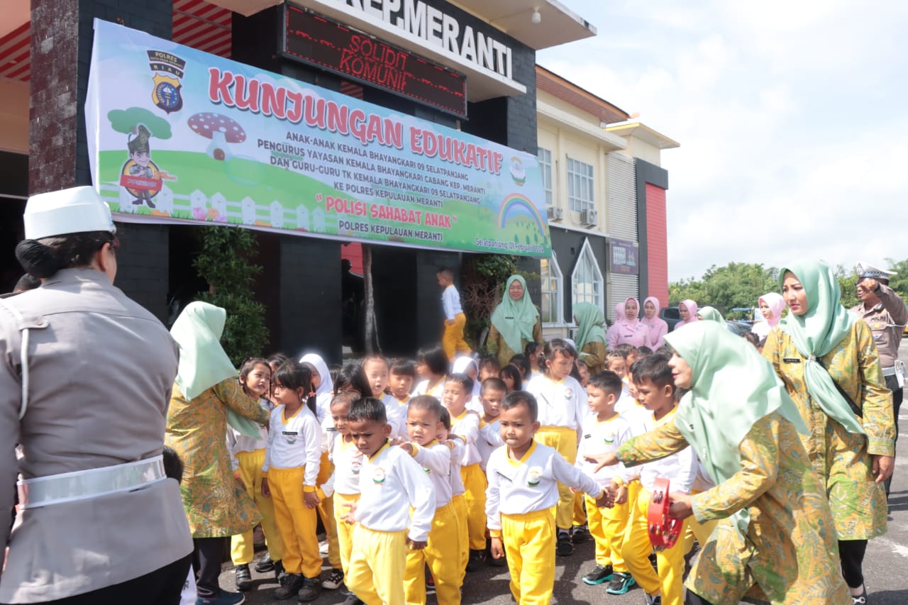Polisi sahabat anak Edukatif TK Kemala Bhayangkari 09 ke Polres Kepulauan Meranti