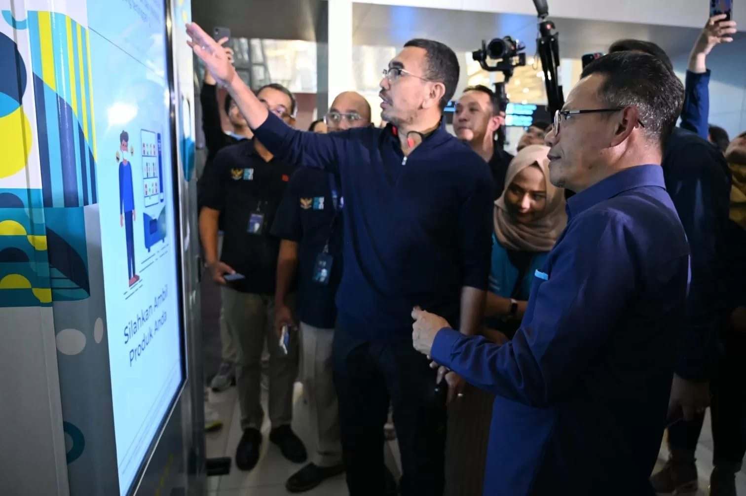 Produk UMKM Binaan PLN Dijual di Vending Machine Bandara Soetta berkat Kolaborasi Antar BUMN