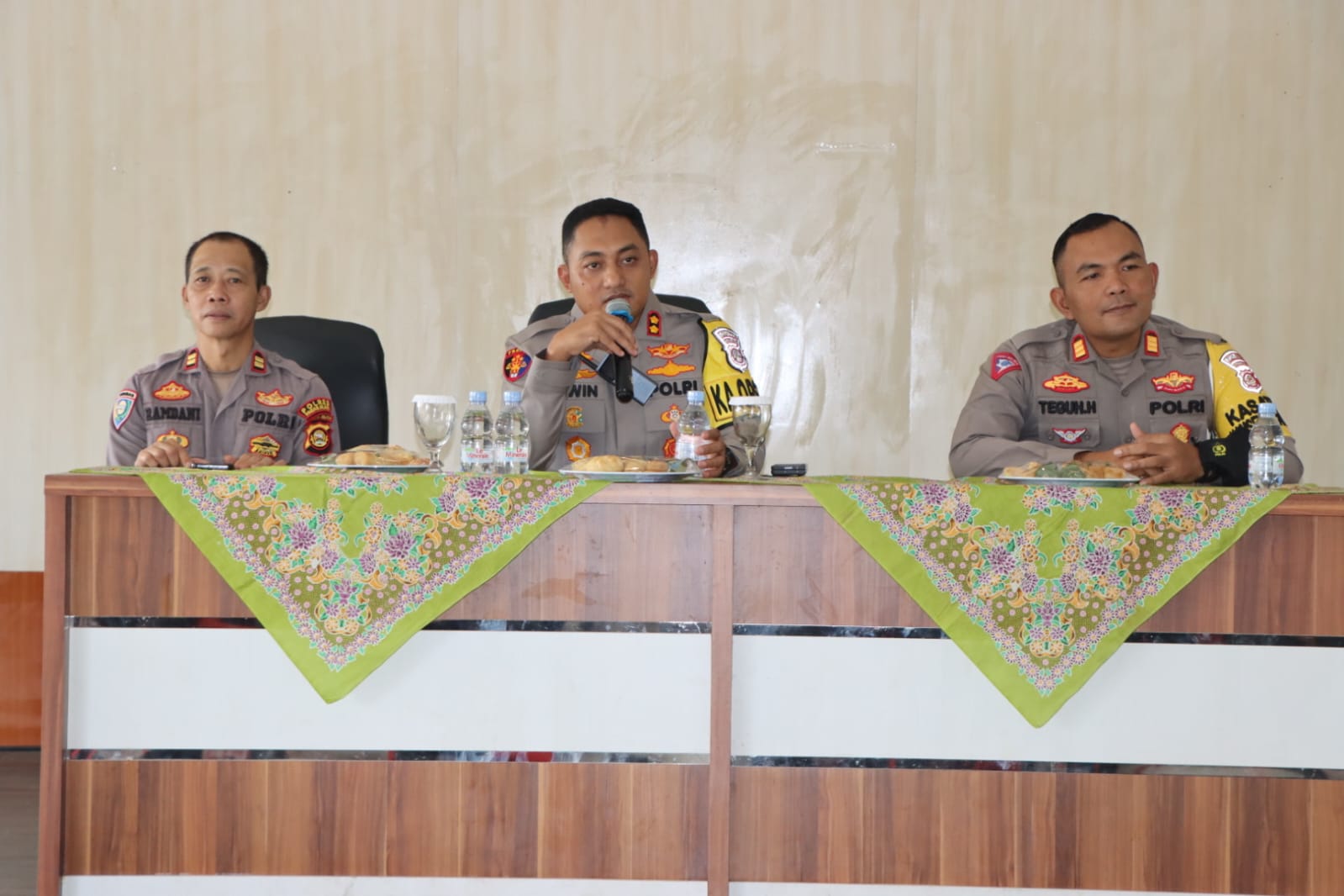 Kapolres Pagar Alam AKBP Erwin Aras Genda, Sik Tegaskan Anggota Nya Netralitas Dalam Pengamanan Pemilu 2024.