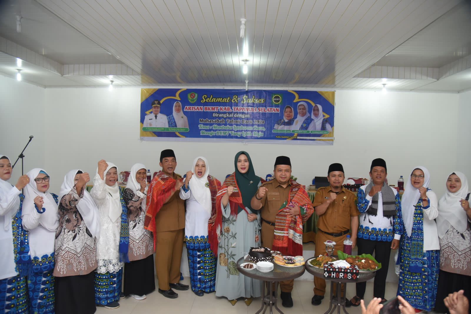 Penuh Haru, Ketua TP PKK Tapsel Terima Surprise Saat Milad Yang Ke-42