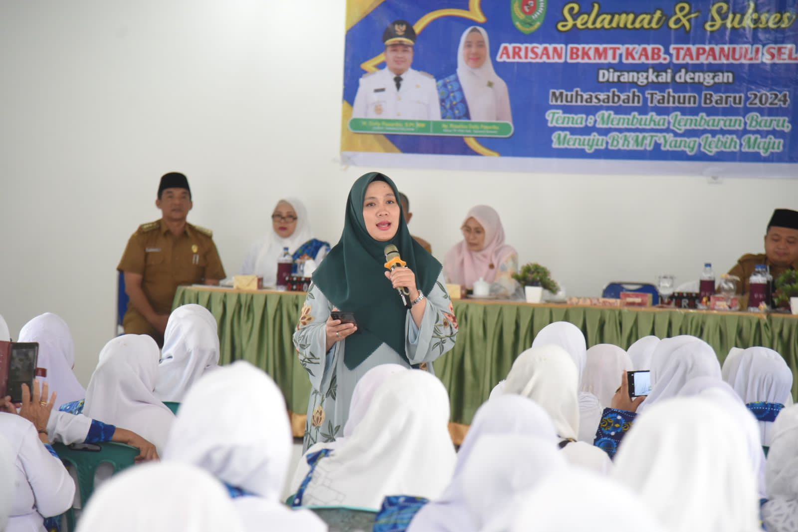 Penuh Haru, Ketua TP PKK Tapsel Terima Surprise Saat Milad Yang Ke-42