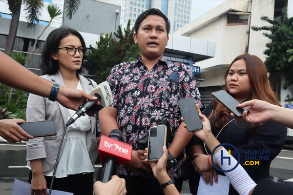 Berawal membeli Jasa Tour Wisata Zke Eropa dari PT WHI seorang anak justru mengalami penambahan dan di Deportasi oleh Imigran Prancis