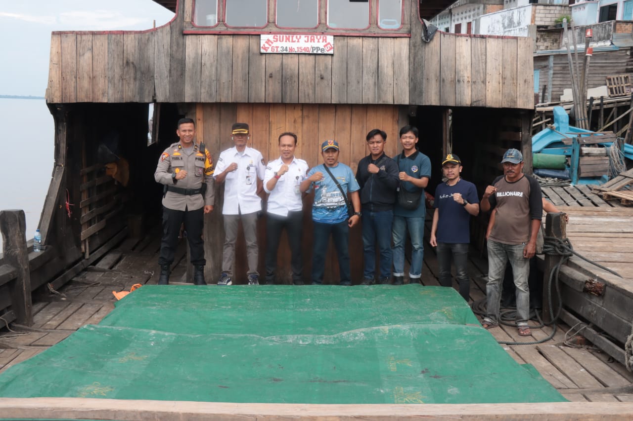 Polres Meranti Lakukan Pengecekan Kapal Pengangkut Logistik Pemilu 2024