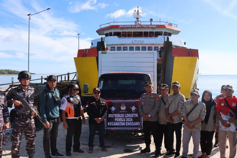 Polri Kawal Pendistribusian Logistik Pemilu di Seluruh Indonesia Dan Pulau Terluar