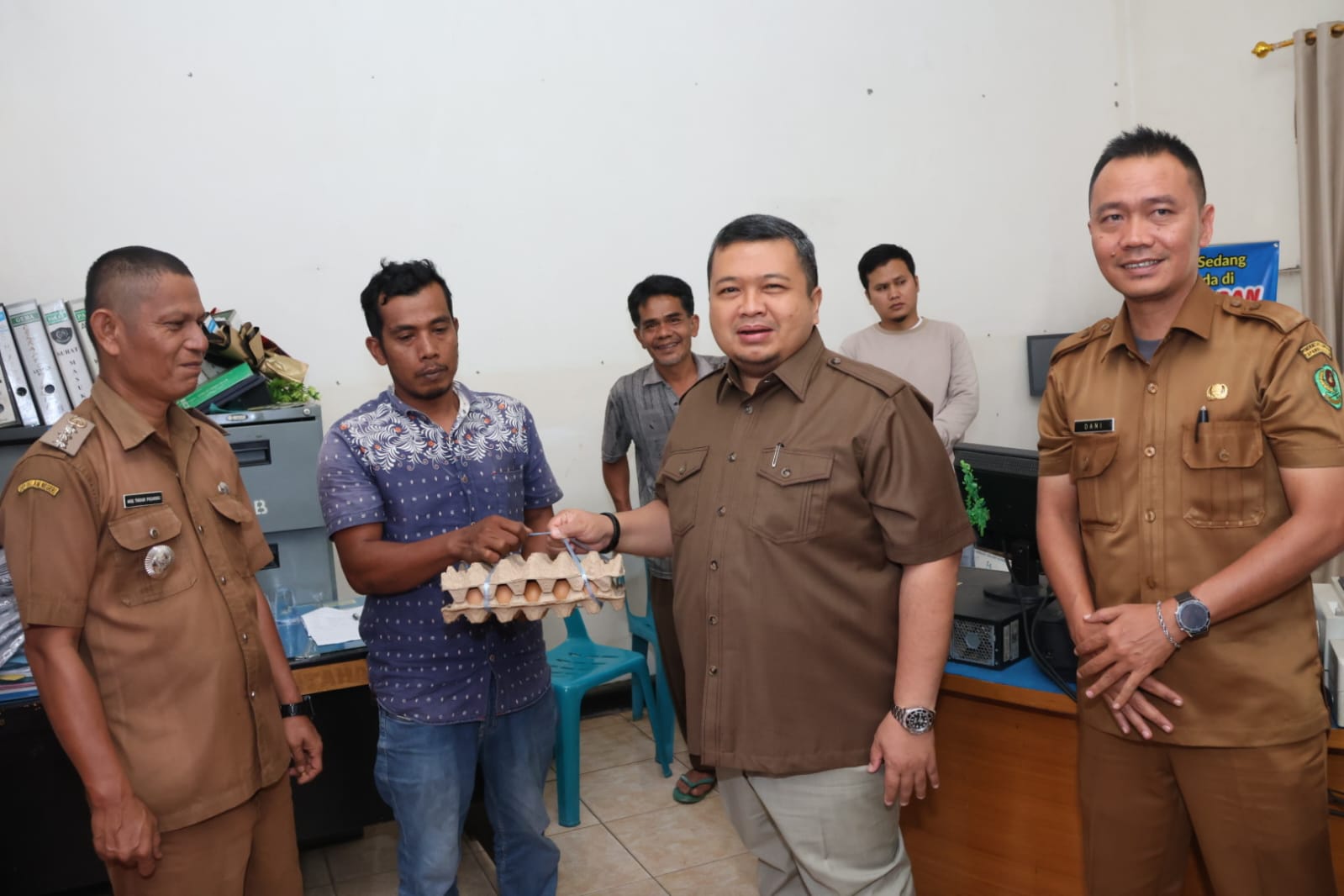 Bupati Tapsel Santuni Keluarga Korban Kebakaran di Angkola Barat