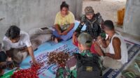 TNI Satgas Yonif 407/PK Laksanakan Komsos Dalam Rangka Kedekatan TNI Bersama Rakyat