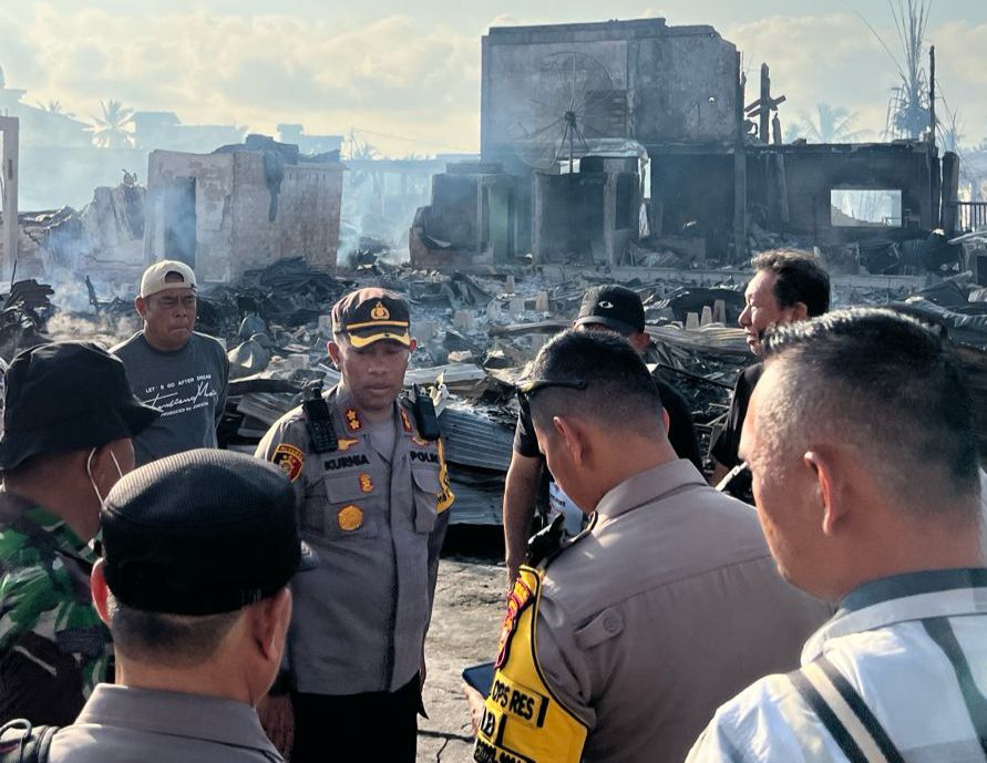 Kapolres AKBP Kurnia S, SIK Beserta Rombongan Tinjau Langsung Kebakaran di Desa Bandul, Kec Tasik Puttri Puyu