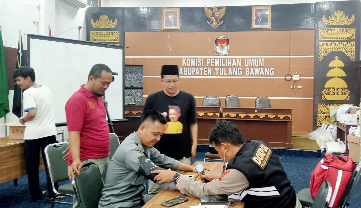Polres Tulang Bawang Gelar Bakti Kesehatan Gratis di Kantor KPU, Ini Tujuan Utamanya