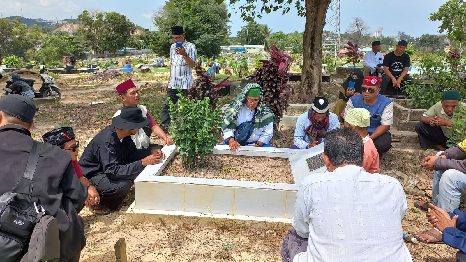 Penguyuban Warga (PAGAR)DKI Betawi Kota Batam, Ziarah ke Makam Pendahulu dan Kerabat