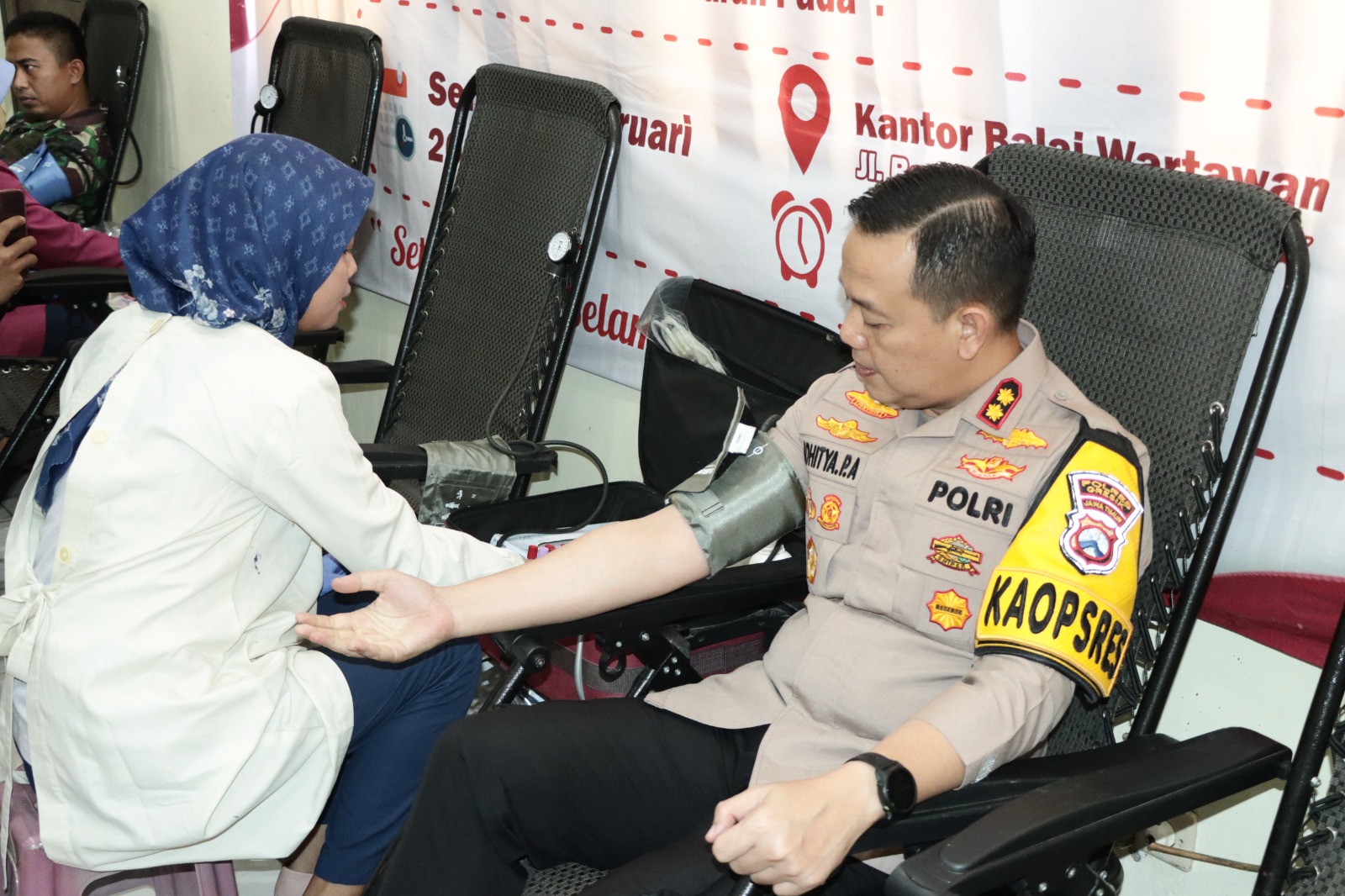 Kapolres Gresik ikut Donor Darah Peringatan Hari Pers Nasional 2024 Bersama KWG