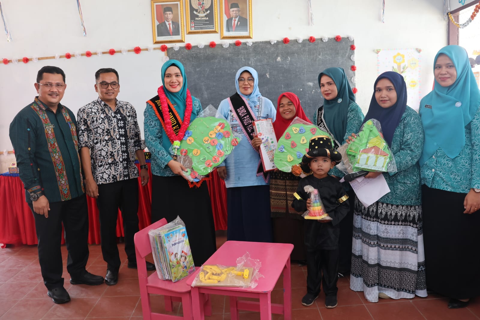 Menuju Gerak PKK-KKBPK-Kesehatan, Rosalina Lakukan Peninjauan dan Pembinaan ke Warga Desa Aek Gunung