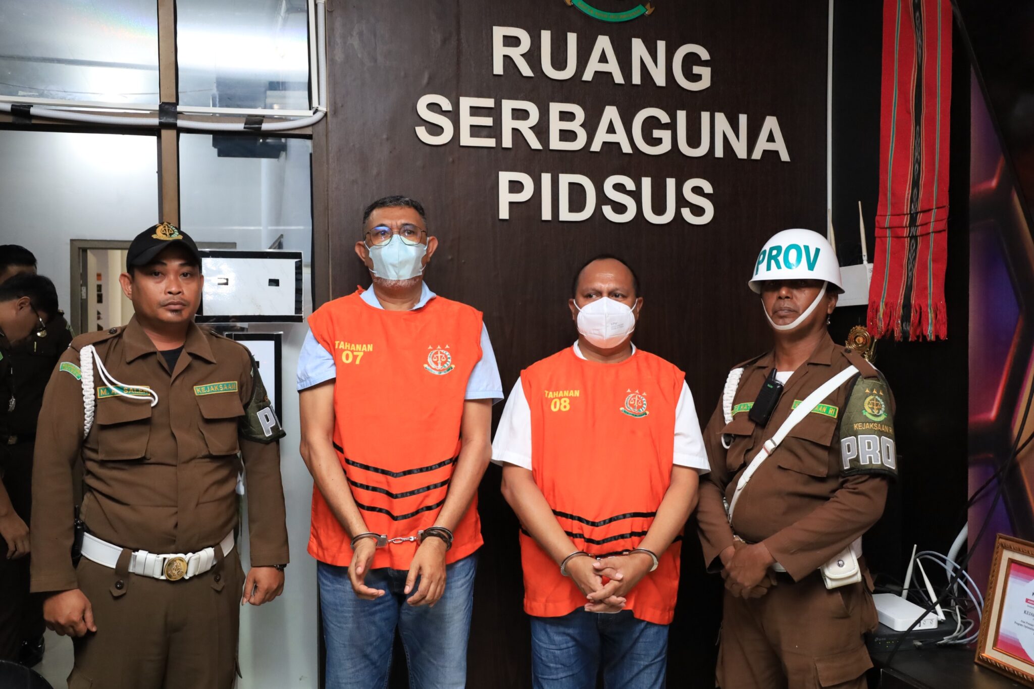 Penyerahan Tahap II dan Penahan Tersangka Dalam Perkara Tipikor Perjalanan Dinas pada Sekretariat Daerah Kabupaten Kepulauan Tanimbar
