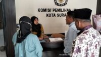 Diduga Oknum Caleg Menggunakan Ijazah SMP, Aliansi Madura Indonesia Geruduk KPU Kota Surabaya