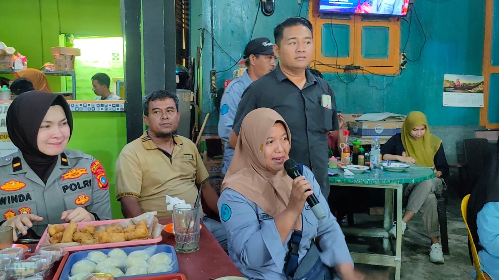 Kapolres Bangka Barat Hadiri Langsung Acara Jumat Curhat Di Warkop Bujang Bersama Masyrakat Keranggan