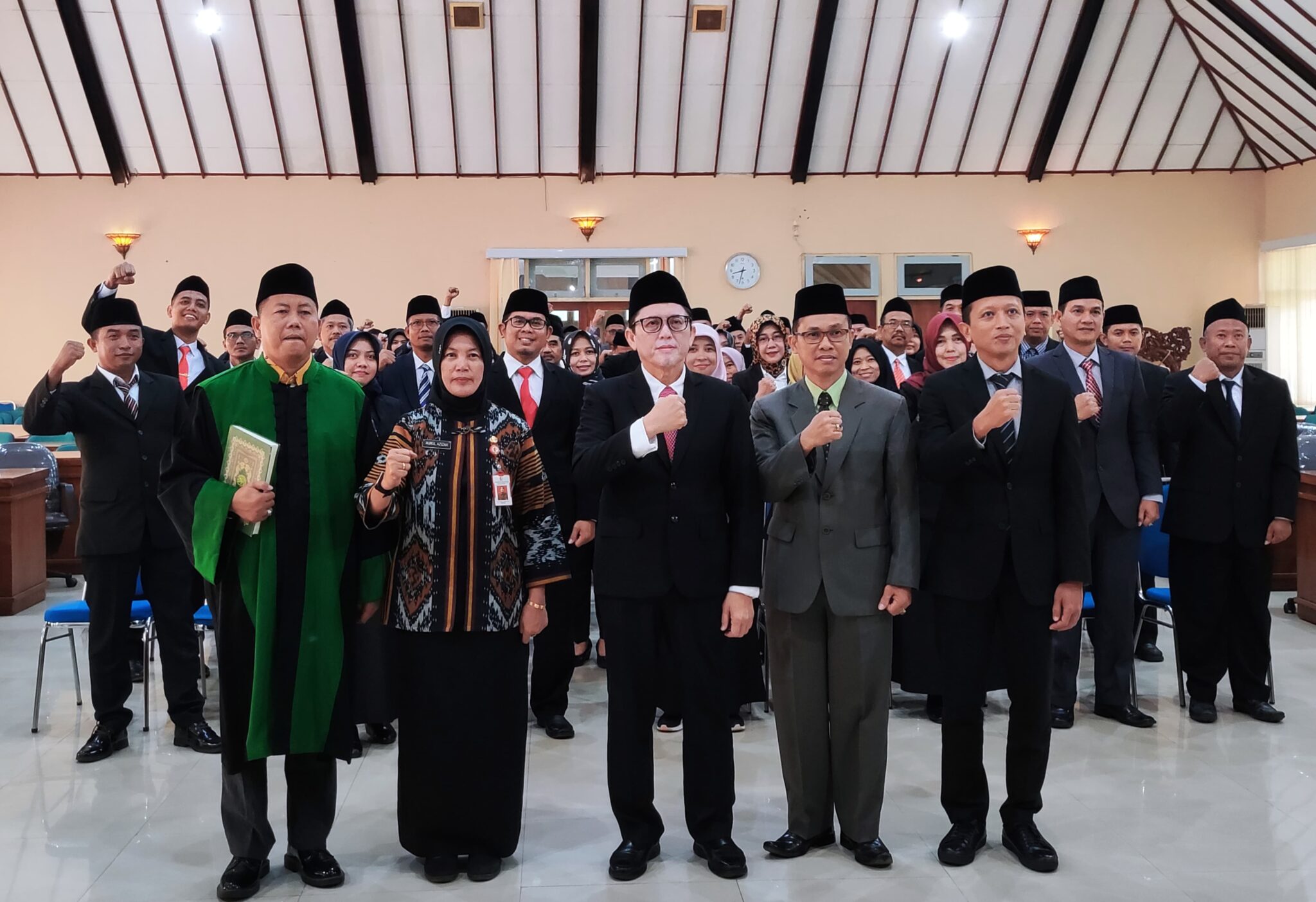 Pj Bupati Bojonegoro Lantik 71 PNS untuk Penempatan Jabatan Baru, Dorong Kebijakan yang Strategis dan Inovatif