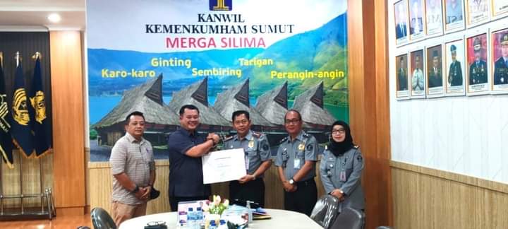 Pemkot Gunungsitoli Mendapatkan Piagam Penghargaan Tahun 2022 Dari Kementerian Hukum Dan Hak Asasi Manusia Republik Indonesia Kantor Wilayah Sumatera Utara